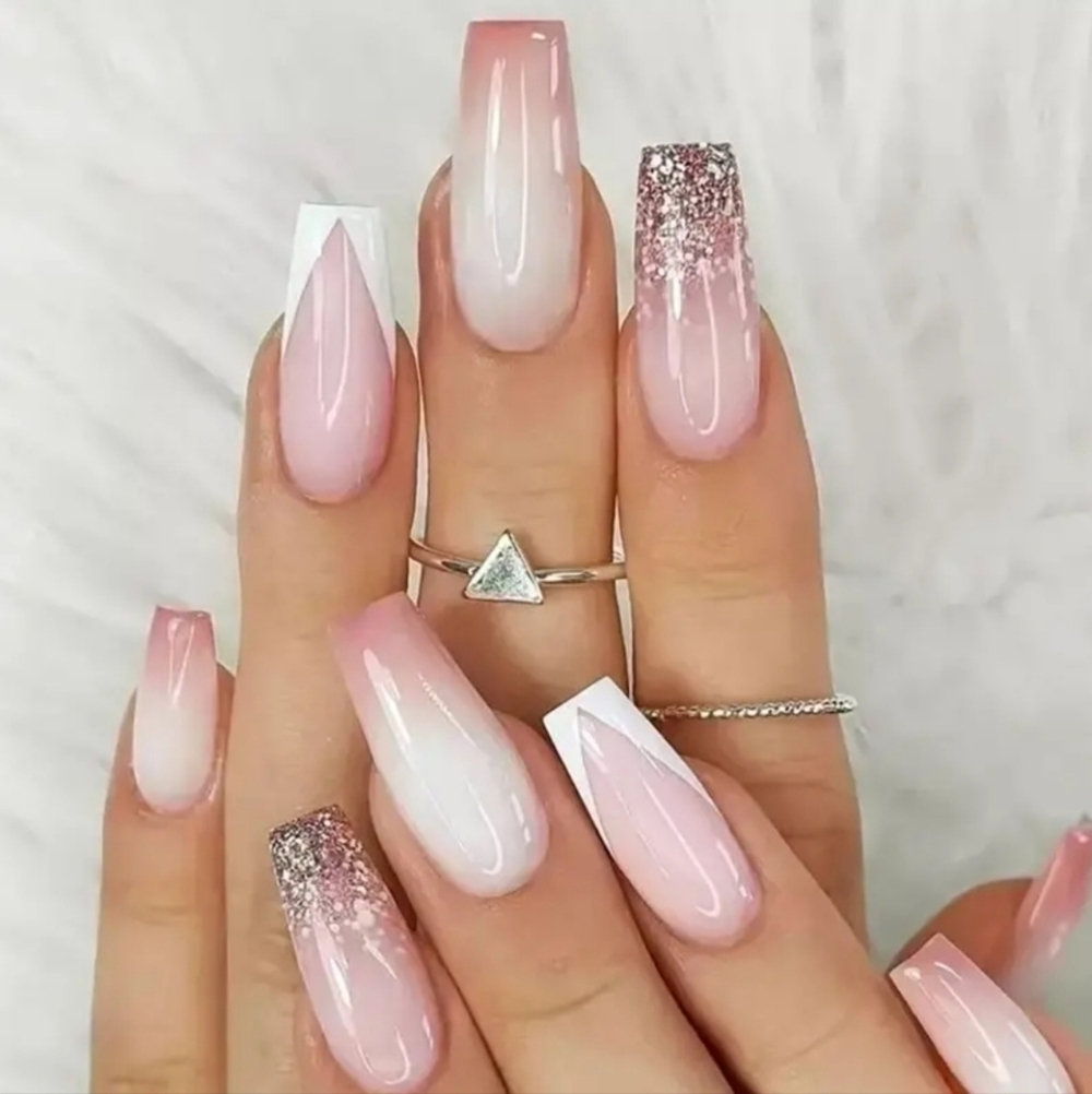 24 Pieces Fake press on nails